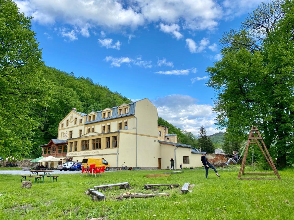 Penzion Praděd Thamm Zlaté Hory Exterior foto